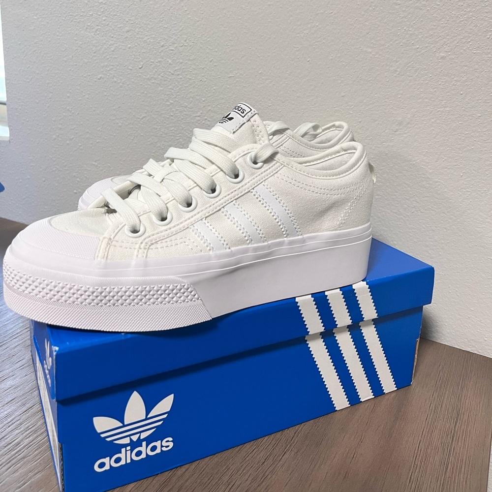 NWT Women’s Nizza Platform All White - Various Sizes Available - Picture 3 of 7
